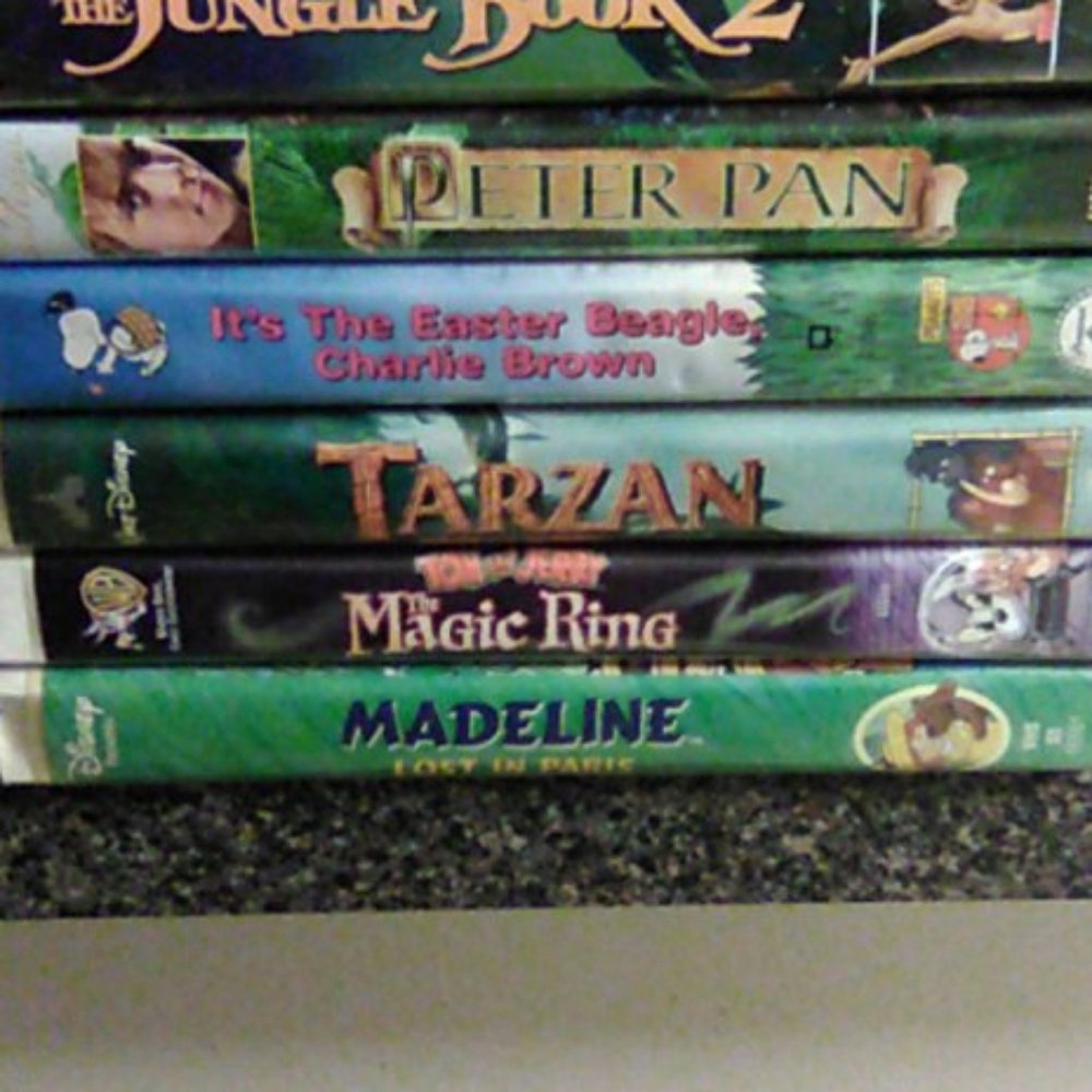 6--disney children classic vhs tapes